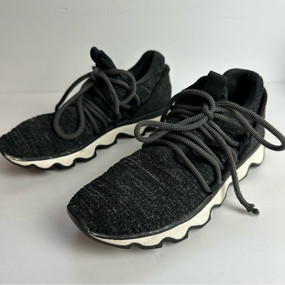 Sorel Kinetic Sneakers Women's Size 7.5 Shoes Black White Athleisure Athletic - Picture 4 of 10